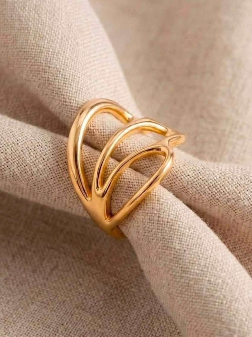 Modern Gold Openwork Curve Ring for Women